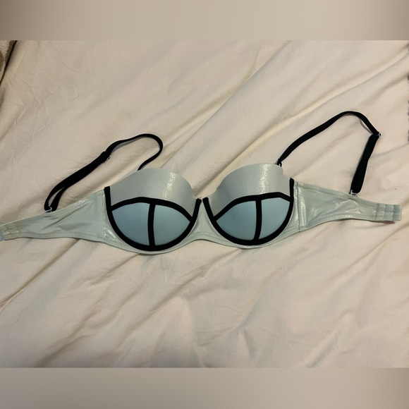 Victorias Secret bikini top - Picture 2 of 5